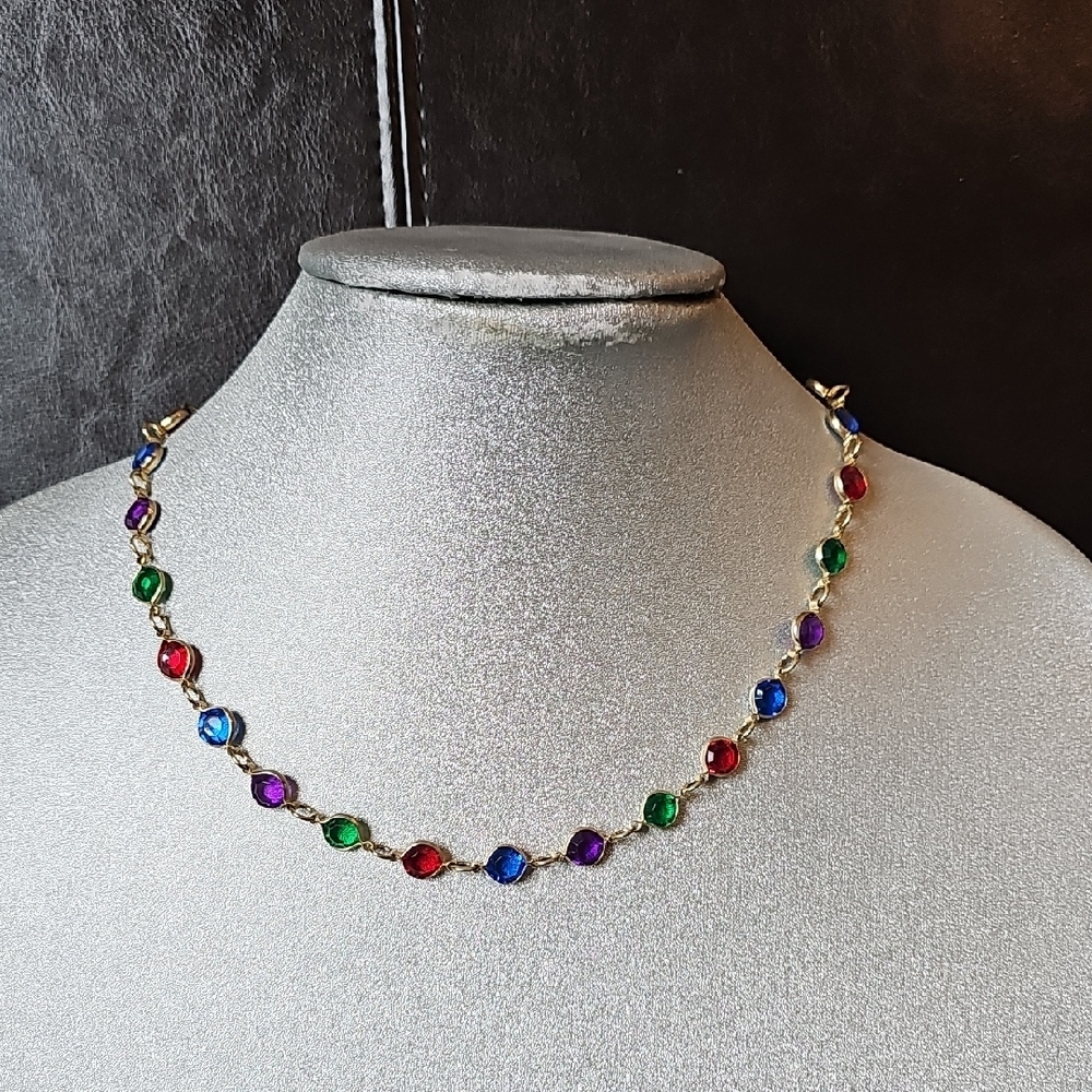 Vibrant Gemstone Necklace in Gold Setting